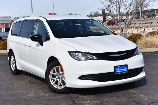 2024 CHRYSLER Voyager