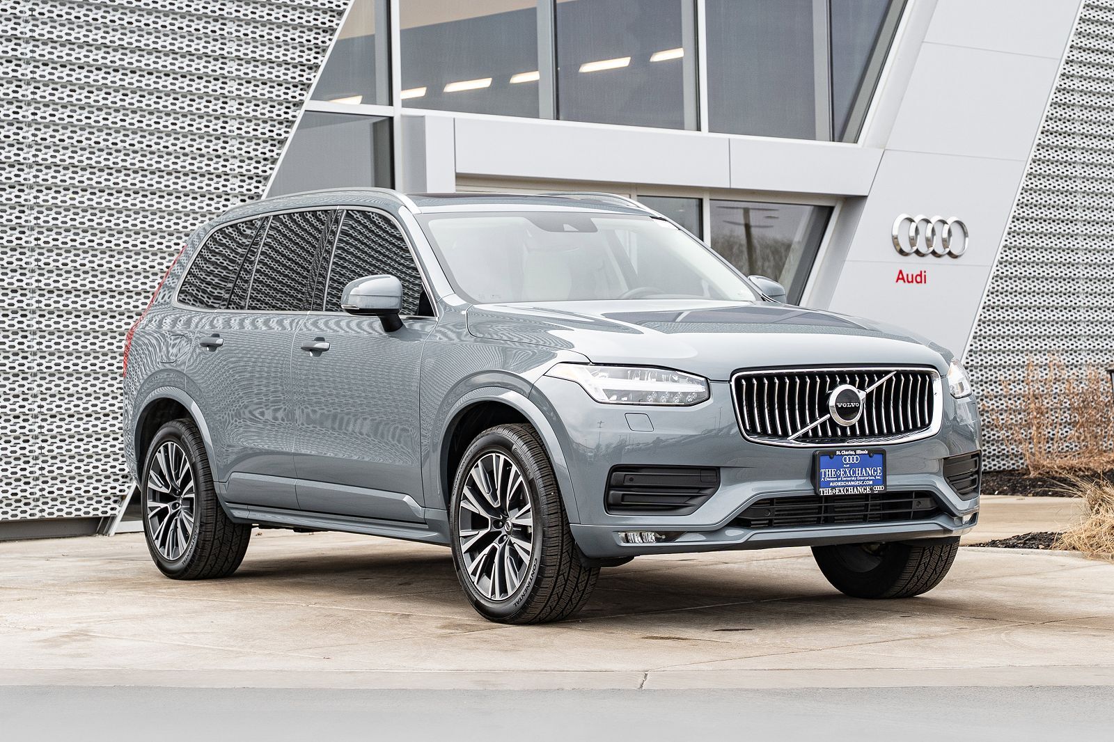 2022 VOLVO XC90