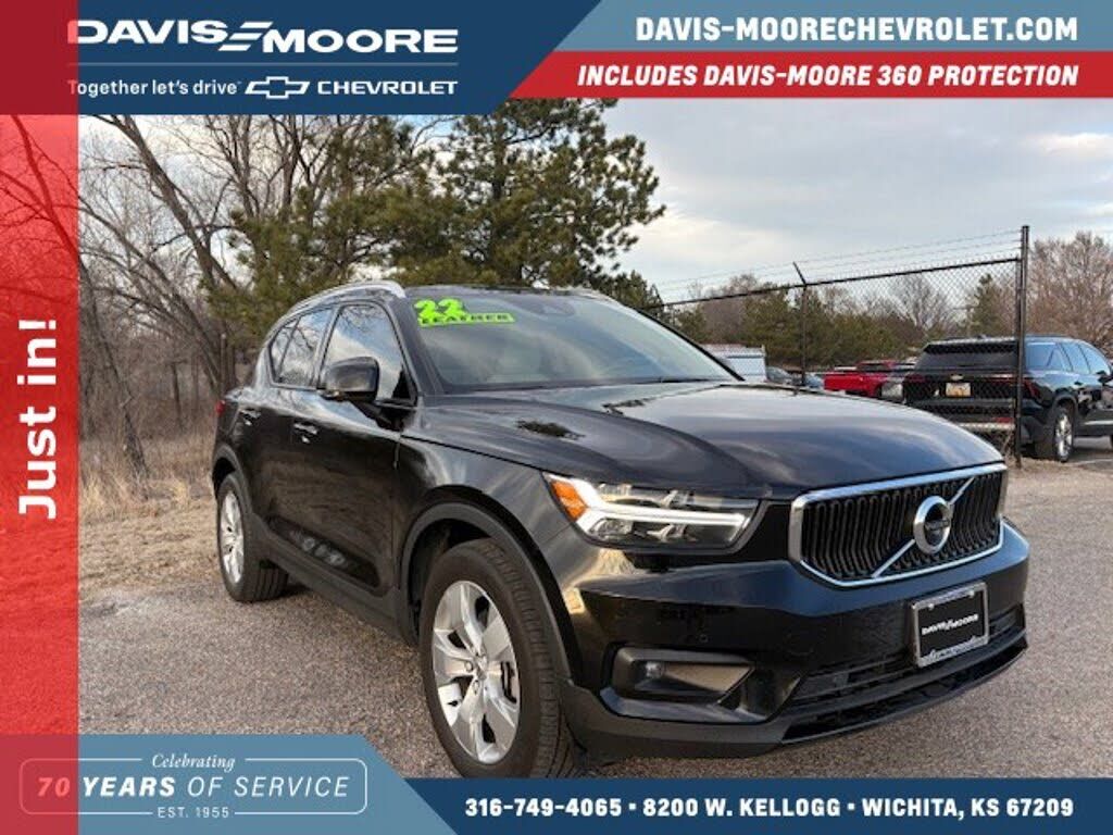 2022 VOLVO XC40
