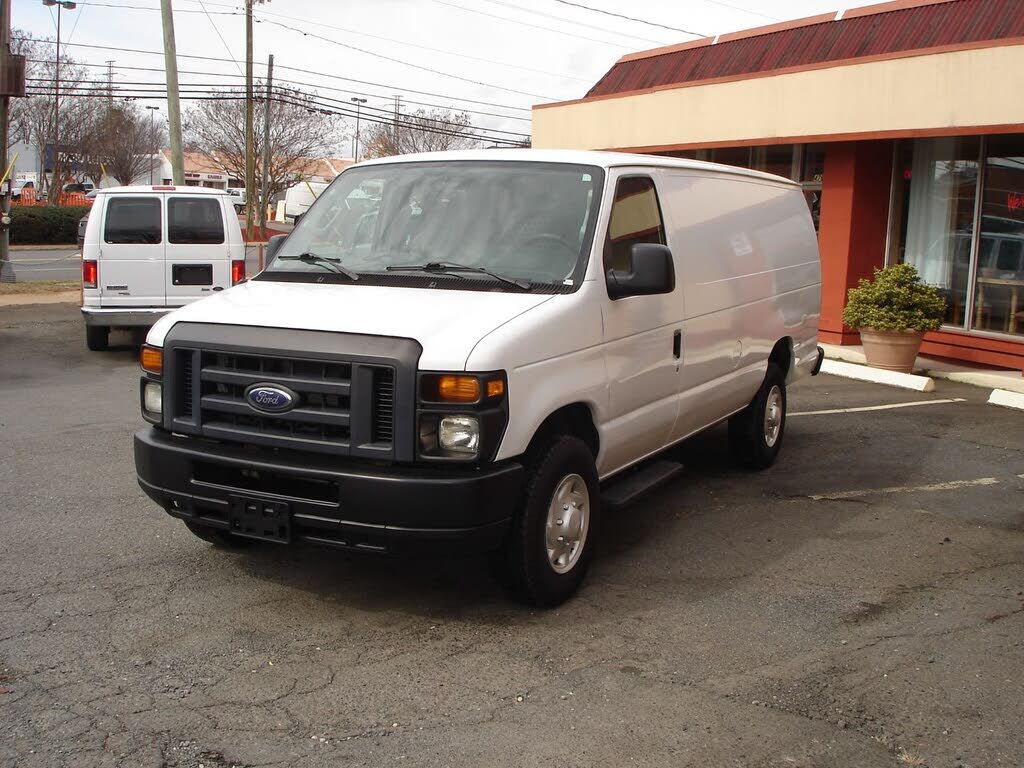2013 FORD E-350