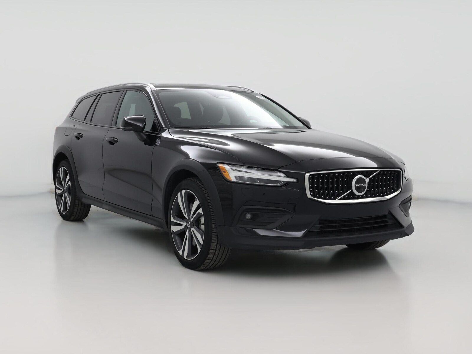 2025 VOLVO V60CC