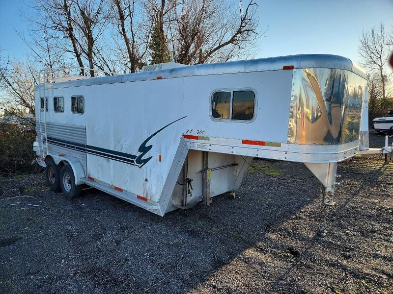 2001 EXXISS Aluminum