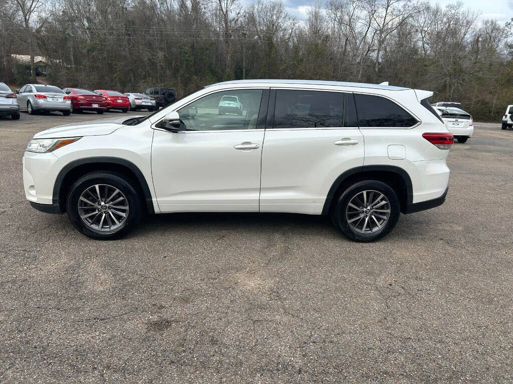 2017 TOYOTA Highlander
