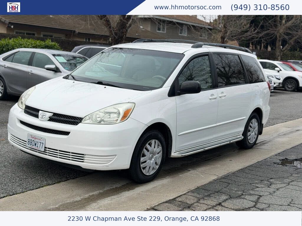 2004 TOYOTA Sienna
