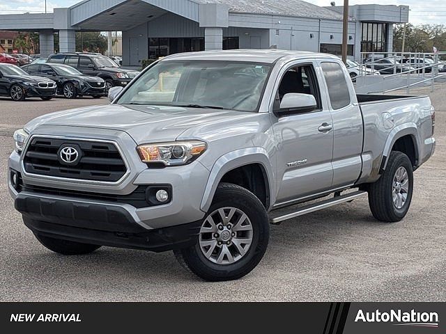 2017 TOYOTA Tacoma