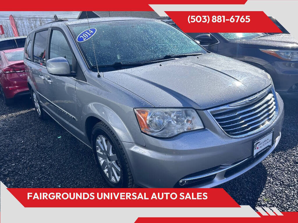 2014 CHRYSLER Town and Country