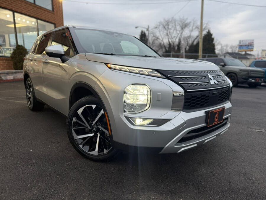 2024 MITSUBISHI Outlander