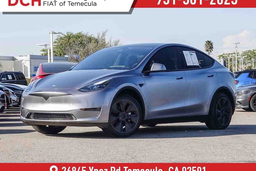 2025 TESLA Model Y