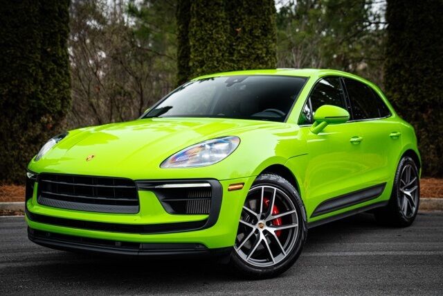 2022 PORSCHE Macan