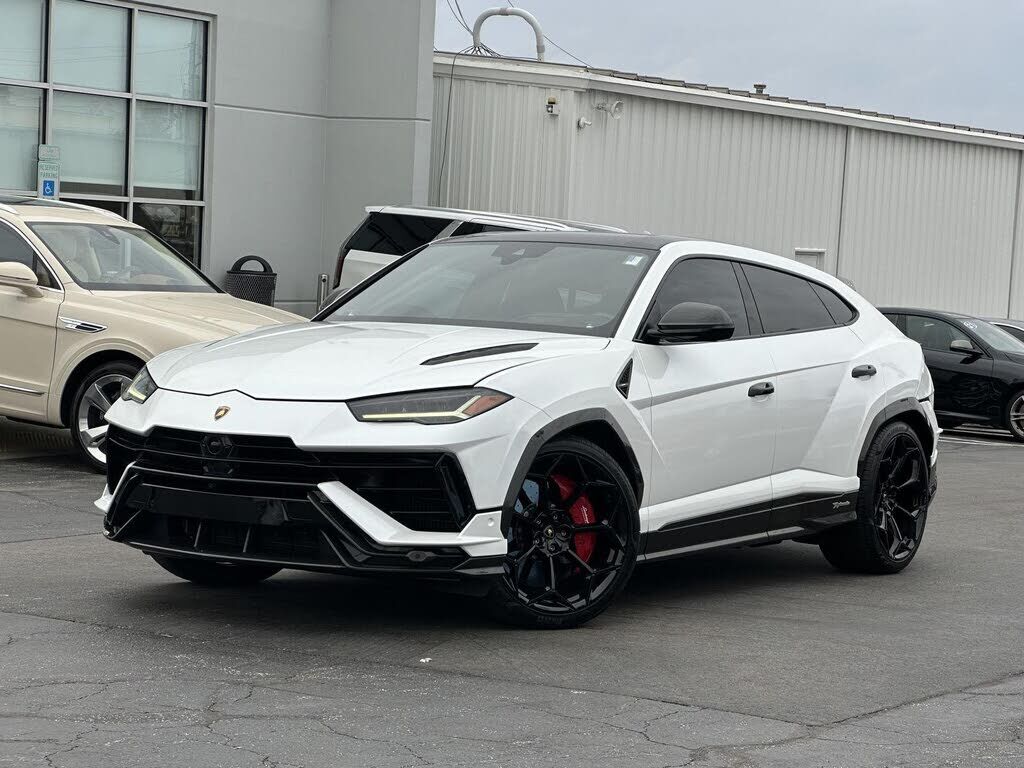 2023 LAMBORGHINI URUS