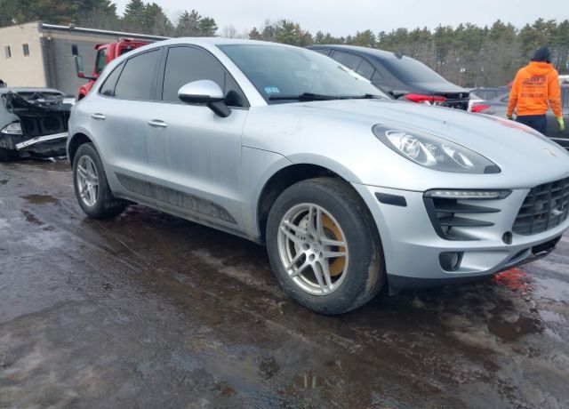 2015 PORSCHE Macan