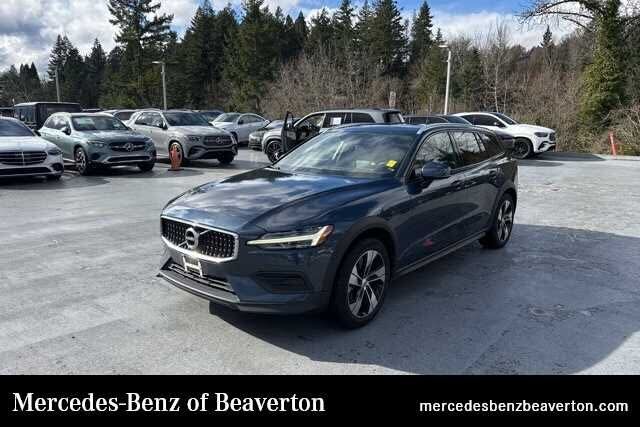 2020 VOLVO V60CC