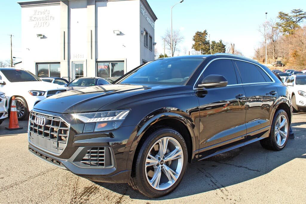 2023 AUDI Q8