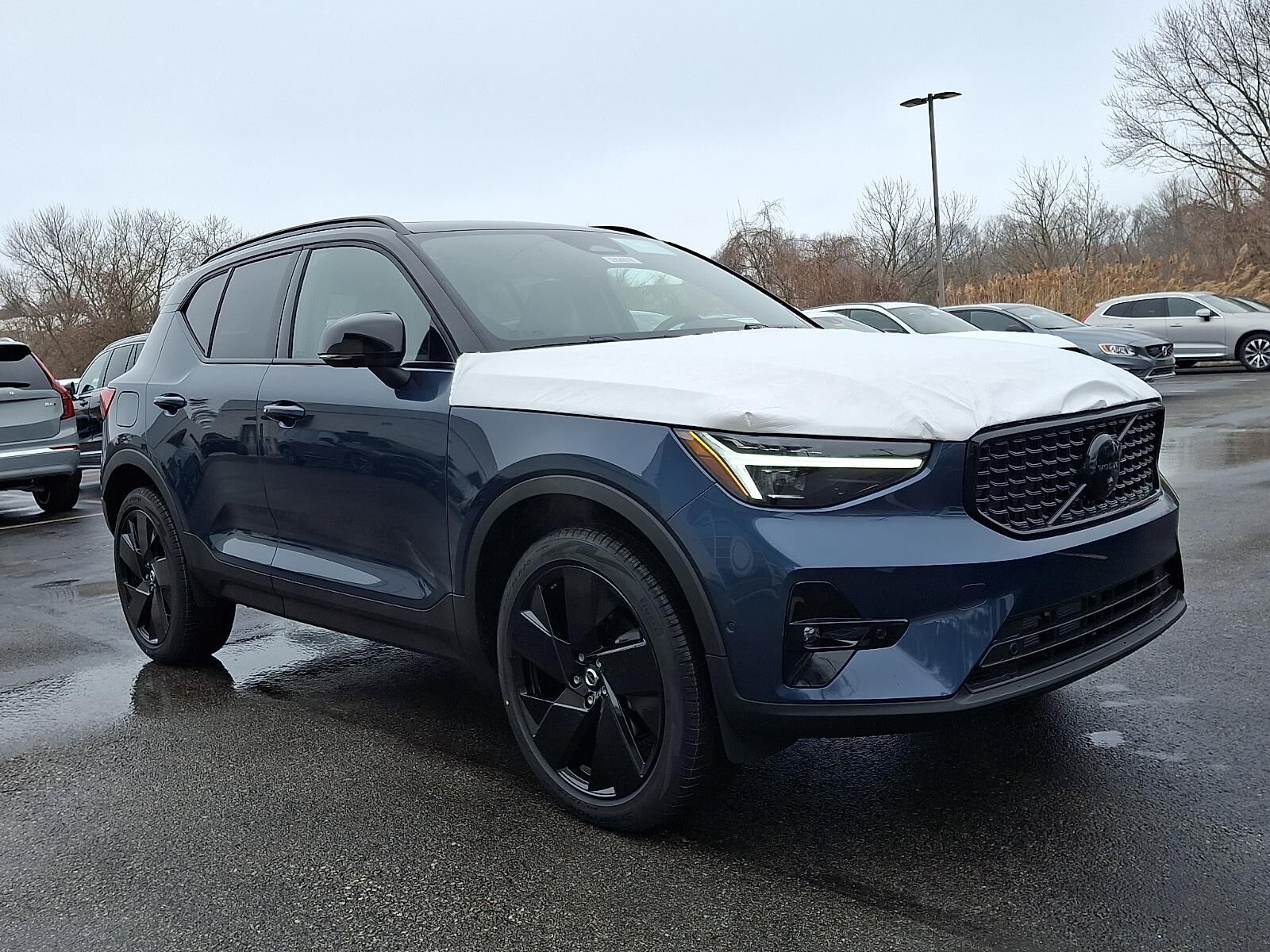 2026 VOLVO XC40