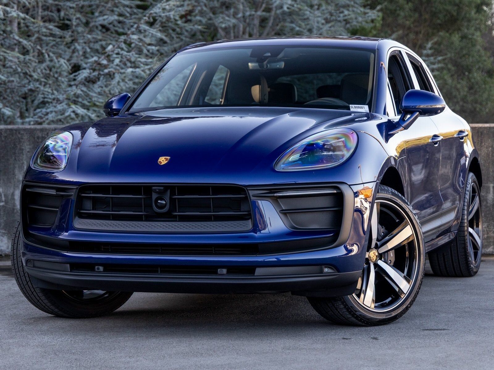 2025 PORSCHE Macan