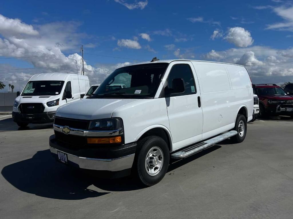 2024 CHEVROLET Express