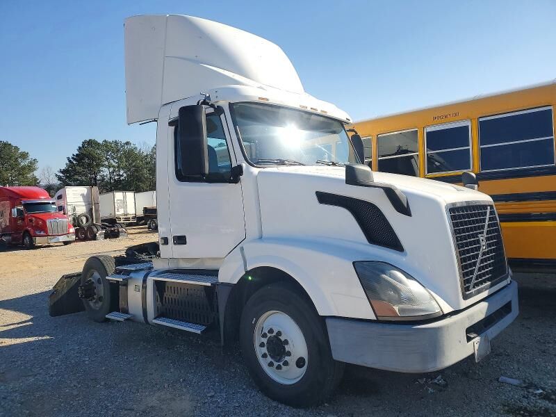 2017 VOLVO TRUCK VNL