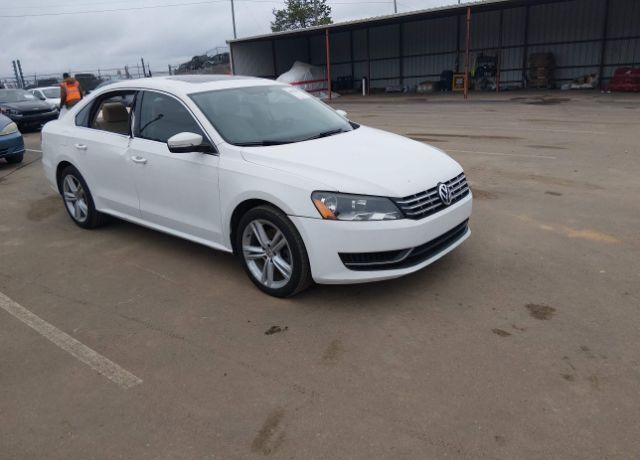 2014 VOLKSWAGEN Passat