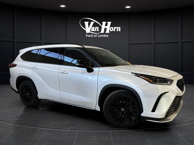 2023 TOYOTA Highlander