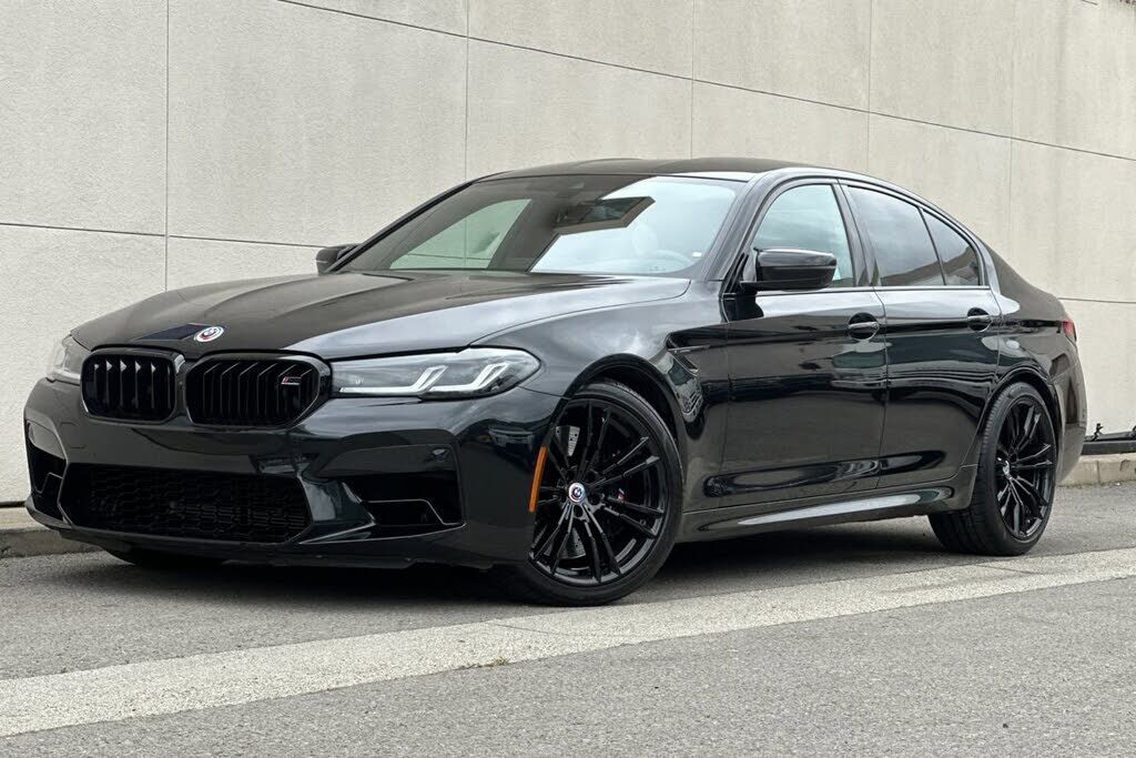 2022 BMW M5