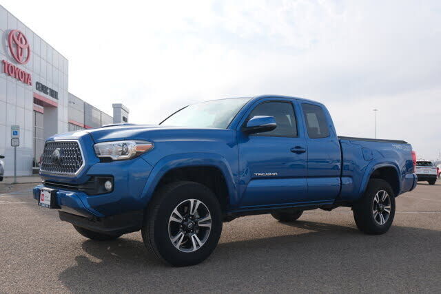 2018 TOYOTA Tacoma