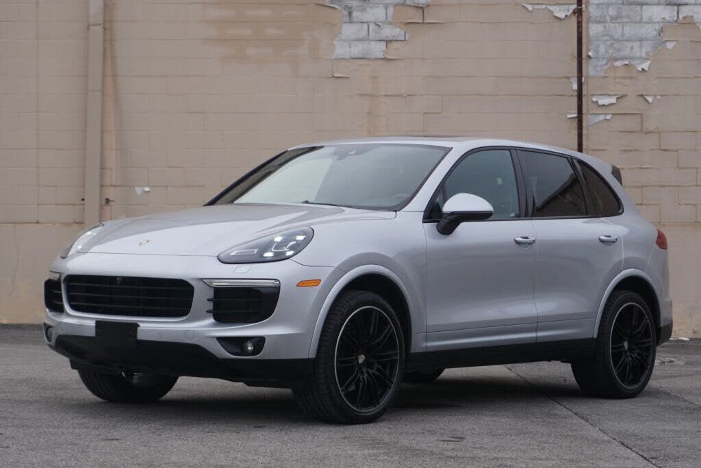 2017 PORSCHE Cayenne