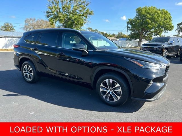 2022 TOYOTA Highlander