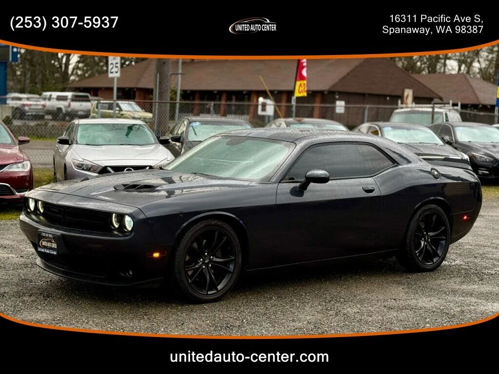 2017 DODGE Challenger