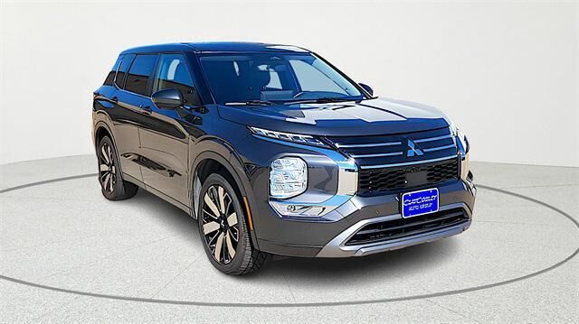 2025 MITSUBISHI Outlander