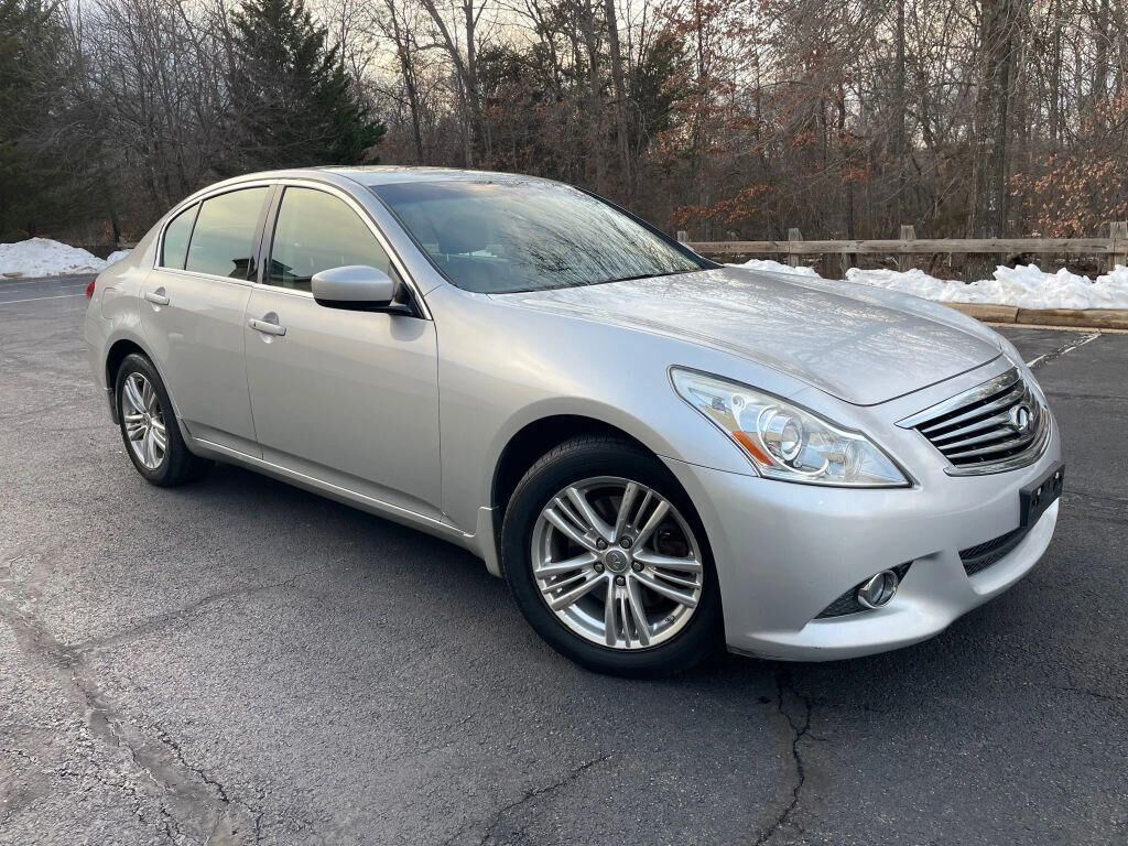 2011 INFINITI G37