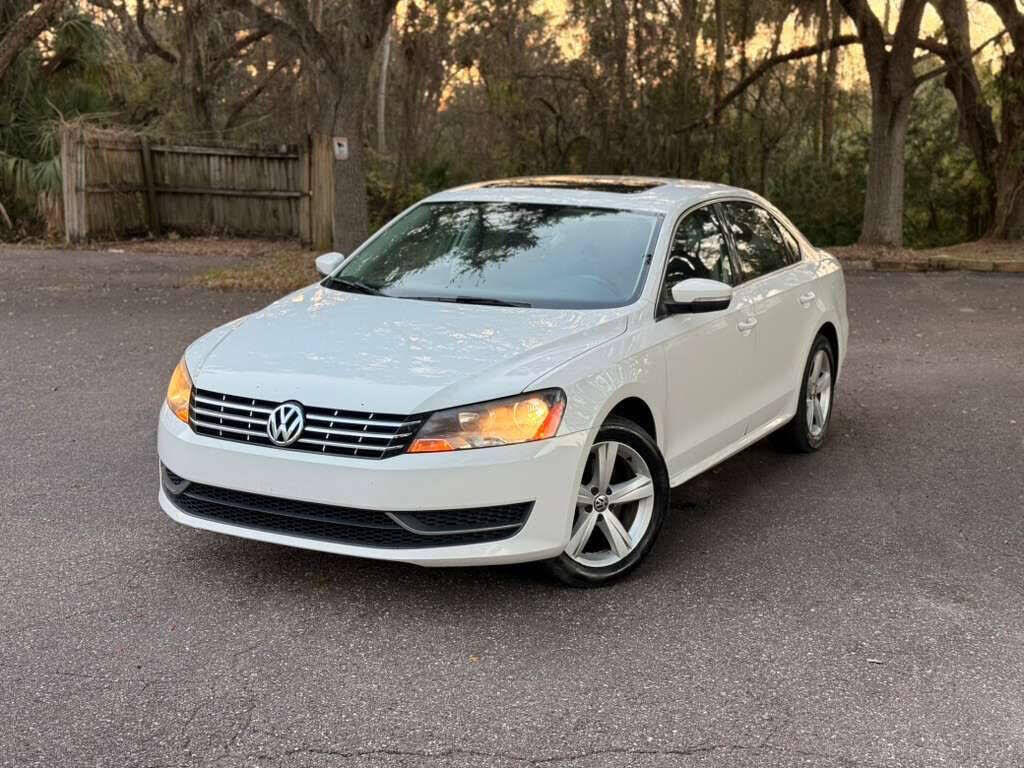 2013 VOLKSWAGEN Passat