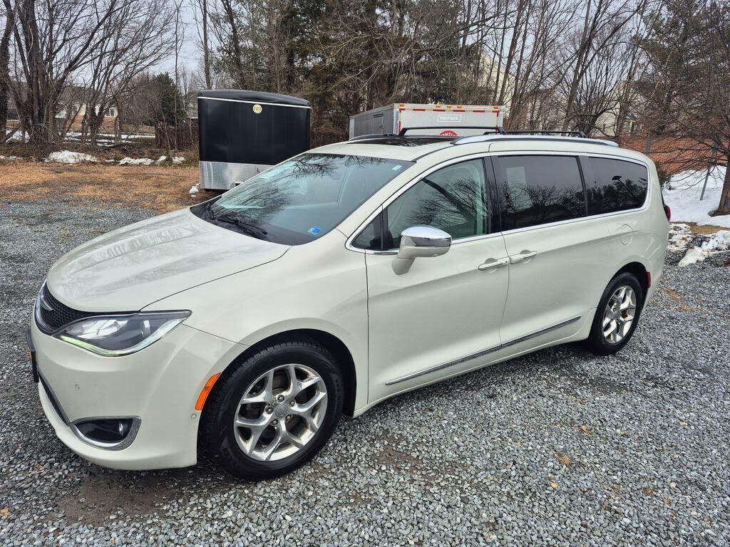 2017 CHRYSLER Pacifica
