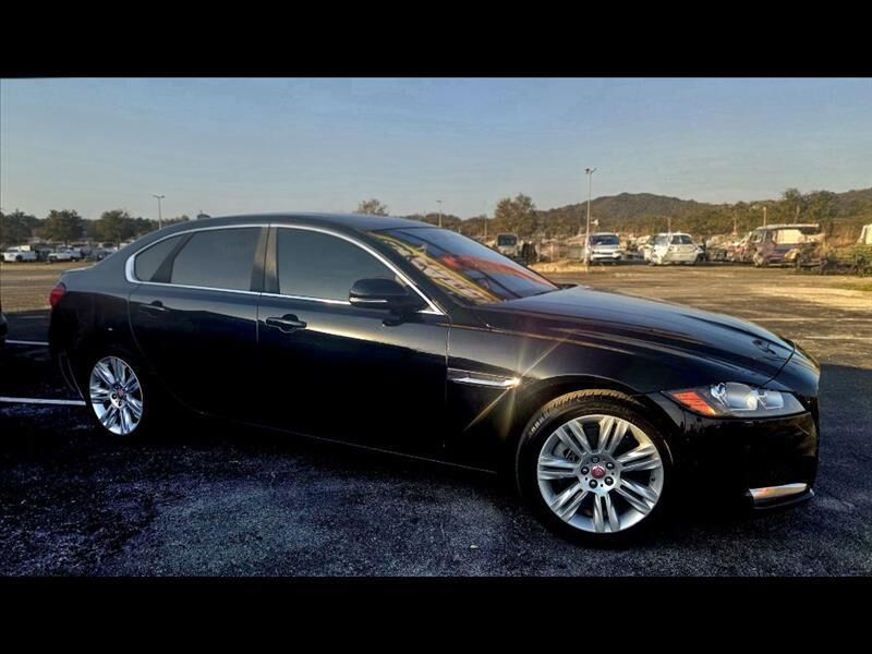2017 JAGUAR XF