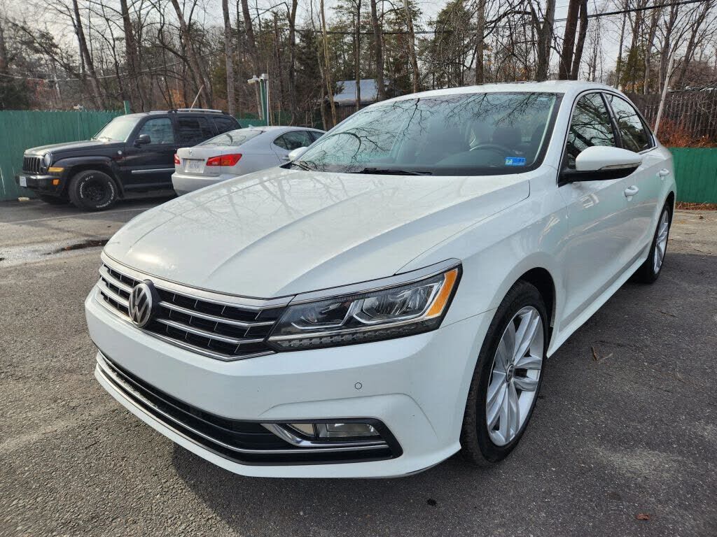 2018 VOLKSWAGEN Passat