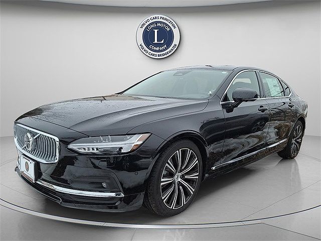 2025 VOLVO S90