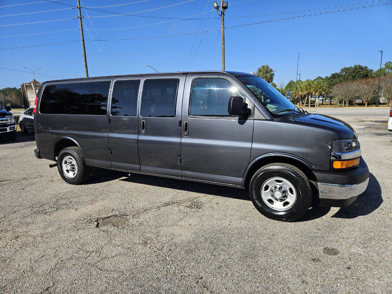 2017 CHEVROLET Express