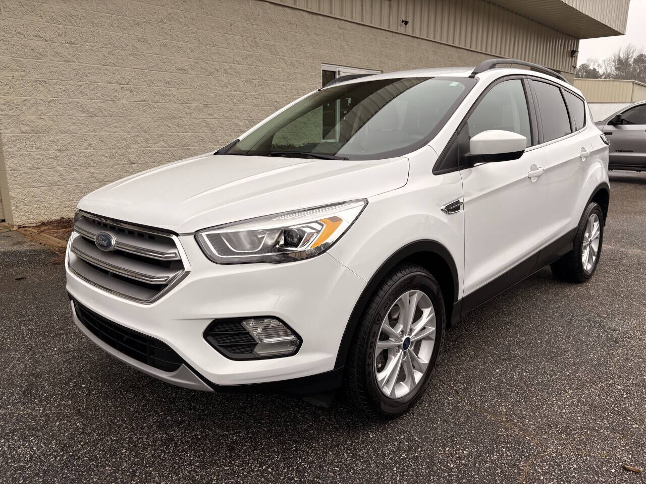 2017 FORD Escape