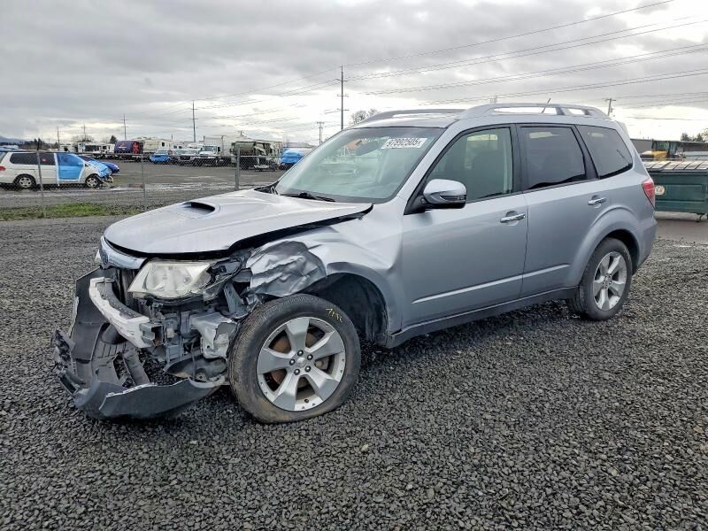 2013 SUBARU Forester