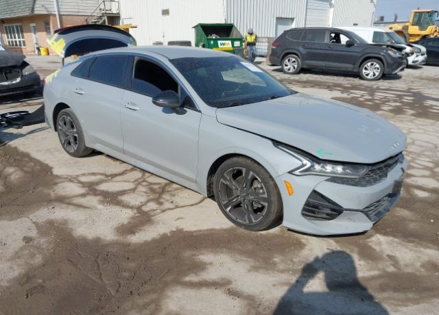 2022 KIA K5