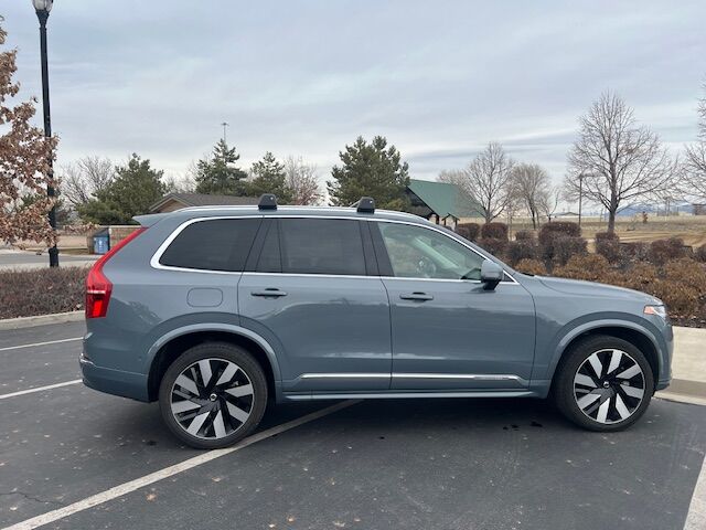 2023 VOLVO XC90