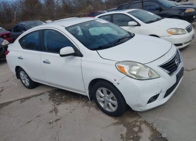 2013 NISSAN Versa