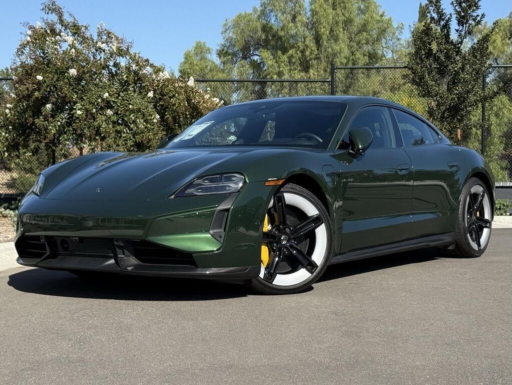 2025 PORSCHE Taycan