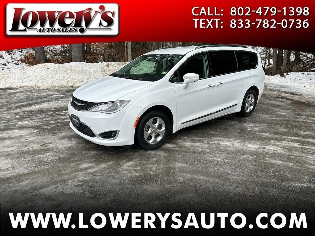 2017 CHRYSLER Pacifica