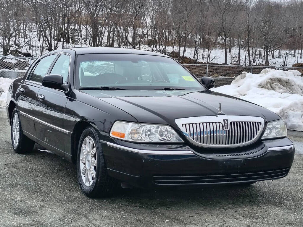2009 LINCOLN Town Car
