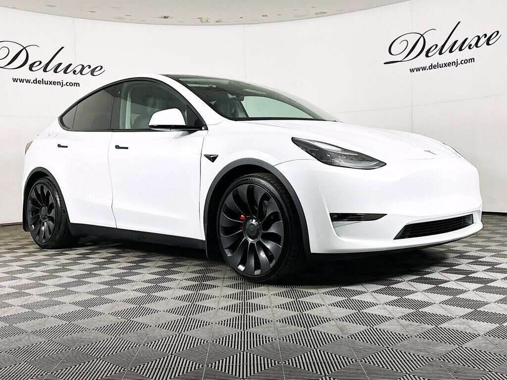2023 TESLA Model Y