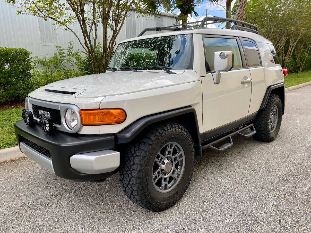 2010 TOYOTA FJ Cruiser