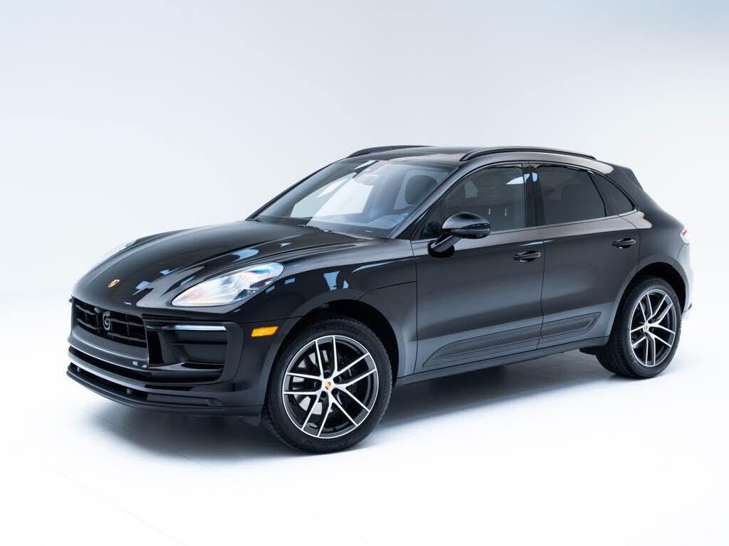 2025 PORSCHE Macan