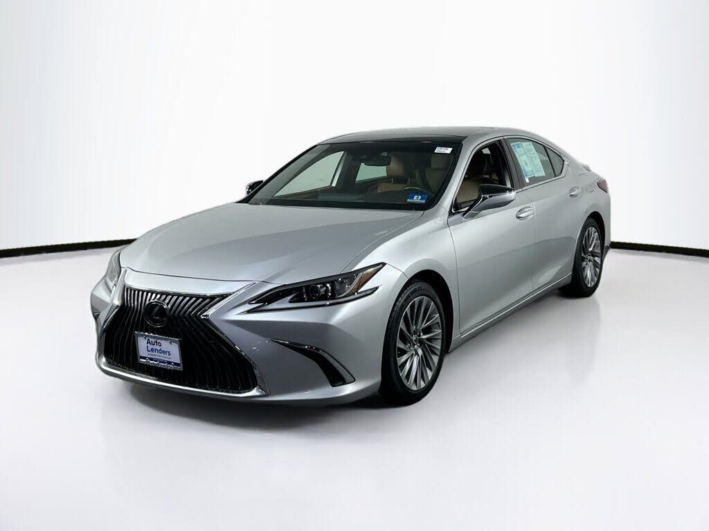 2019 LEXUS ES
