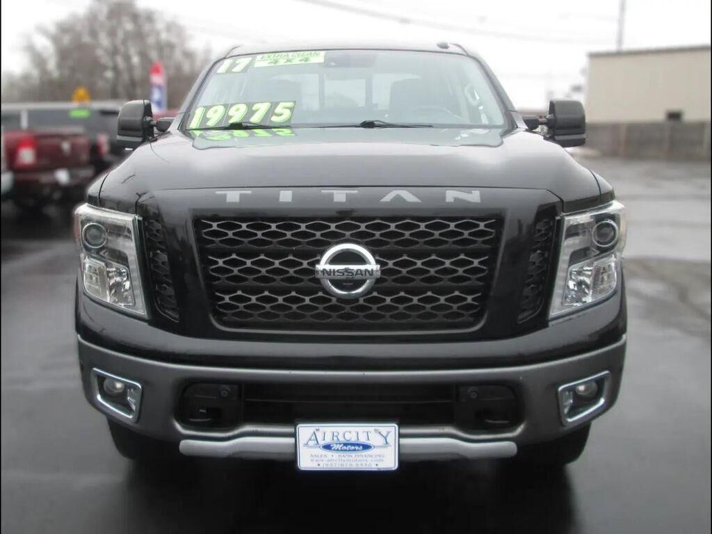 2017 NISSAN Titan
