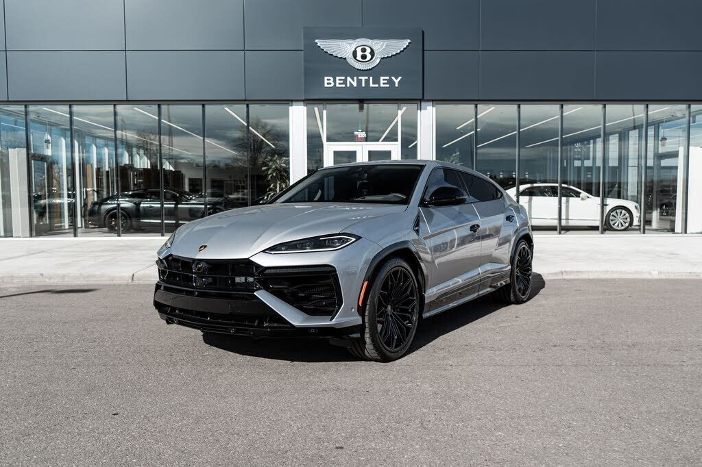 2025 LAMBORGHINI URUS